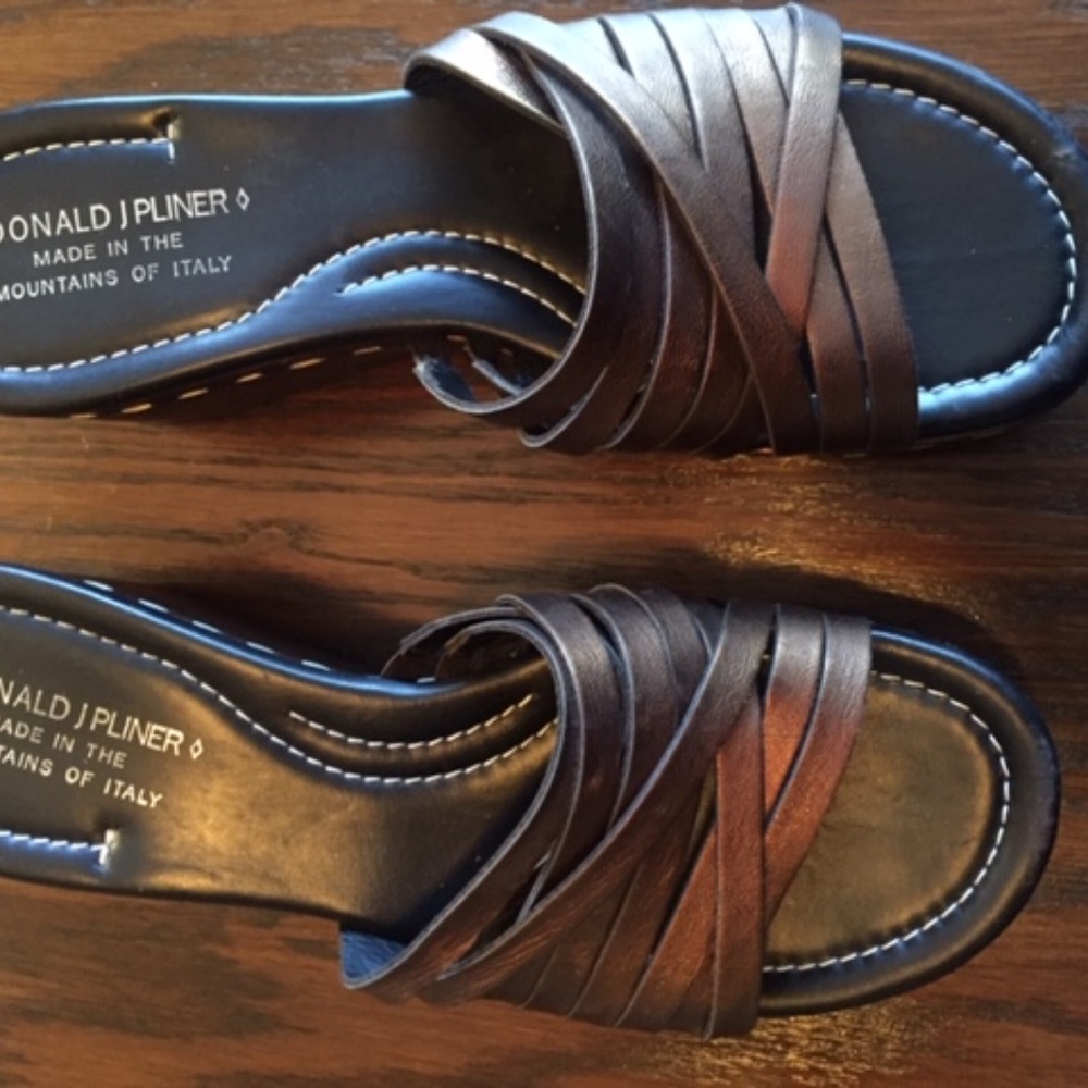 Donald Pliner Sienna 7.5  Sandal